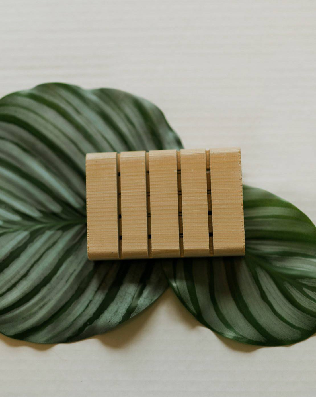 Cedar Soap Tray — Porte-Savon en Cèdre