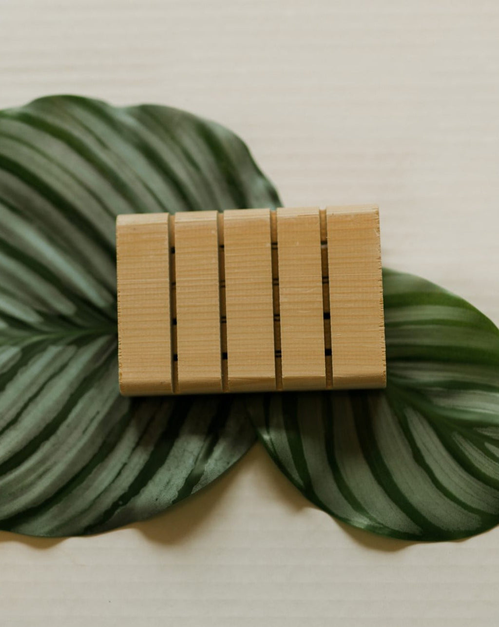 Cedar Soap Tray — Porte-Savon en Cèdre