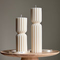 Big Ribbed Hourglass Soy Pillar Candle — Grande Bougie Pilier de Soja Sablier Côtelée