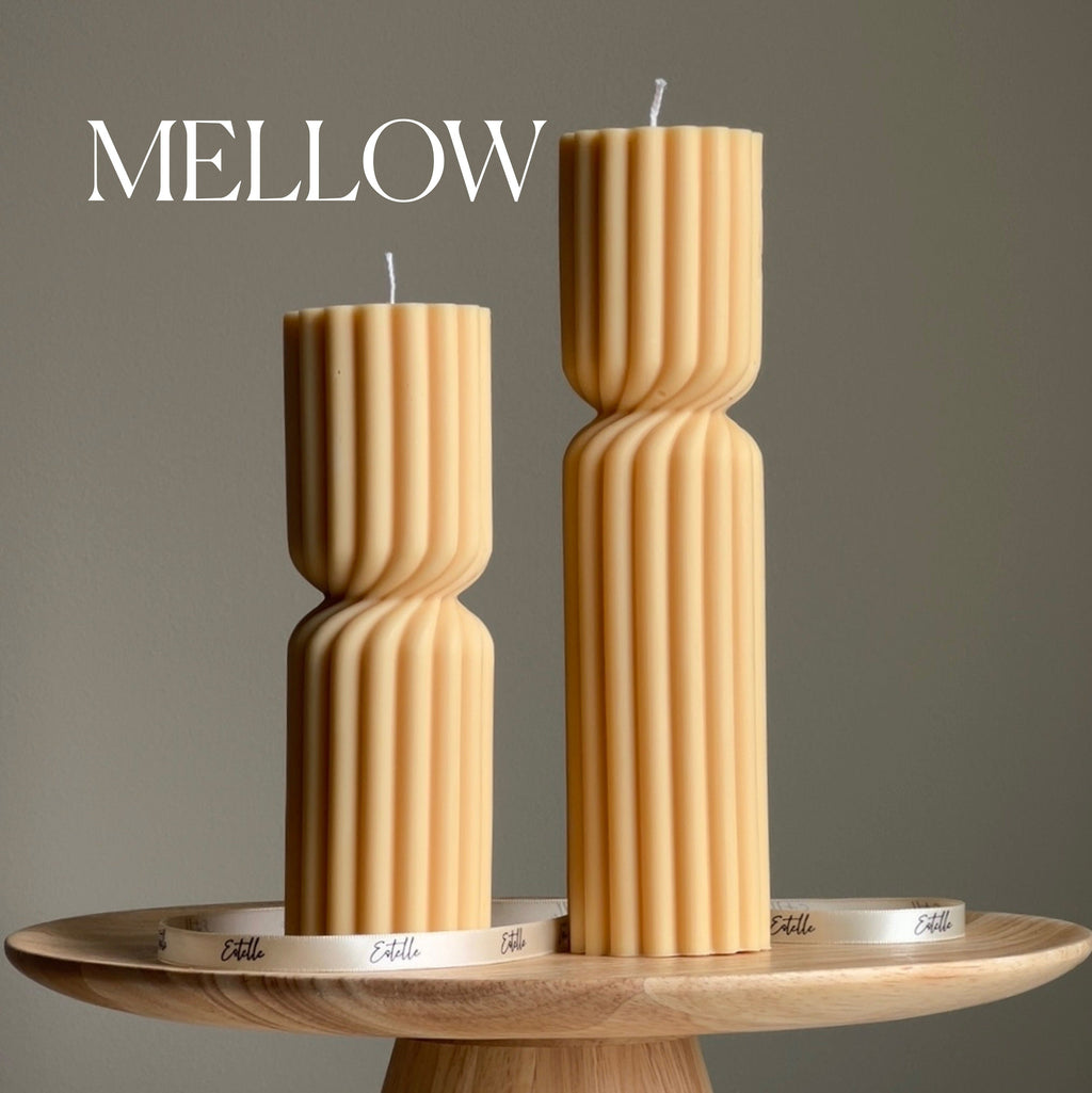 Ribbed Hourglass Soy Candle Set of 2 — Ensemble de 2 Bougies de Soja Sablier Côtelées