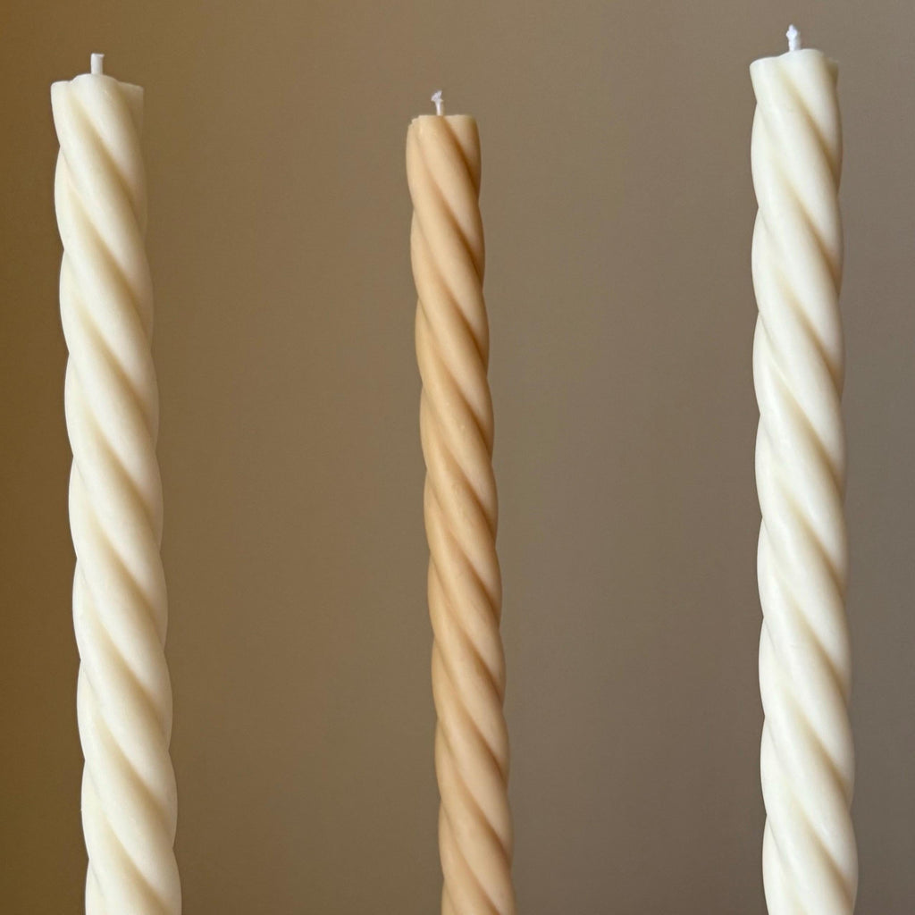 Twisted Spiral Taper Candle — Bougie Conique Torsadée Spirale