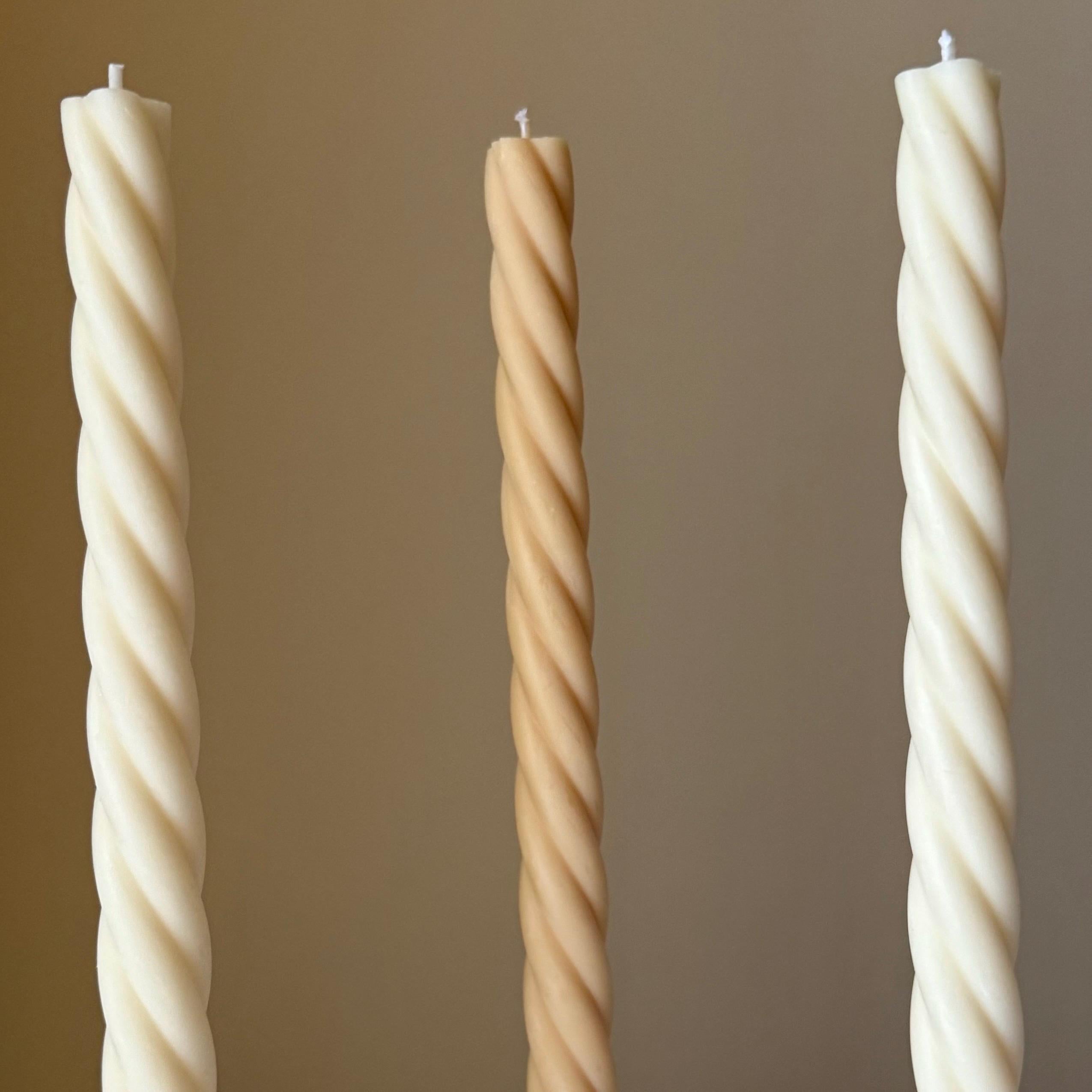 Twisted Spiral Taper Candle — Bougie Conique Torsadée Spirale