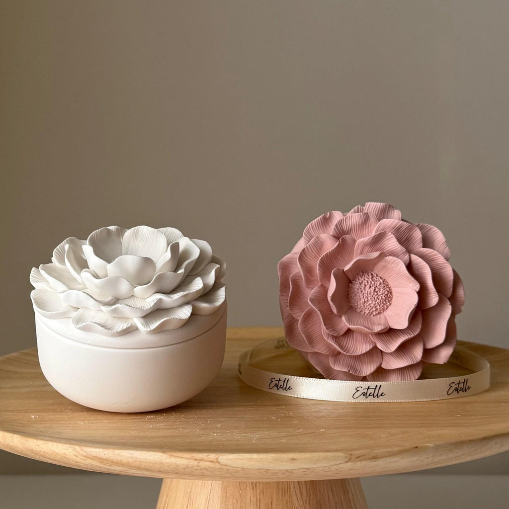 Camelia Flower Jar Soy Candle — Bougie de Soja Pot Camélia