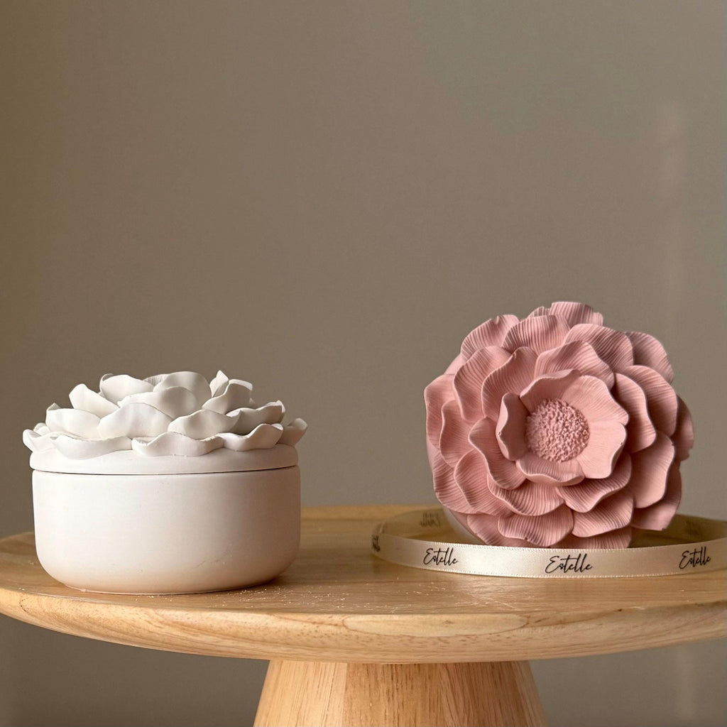 Camelia Flower Jar Soy Candle — Bougie de Soja Pot Camélia