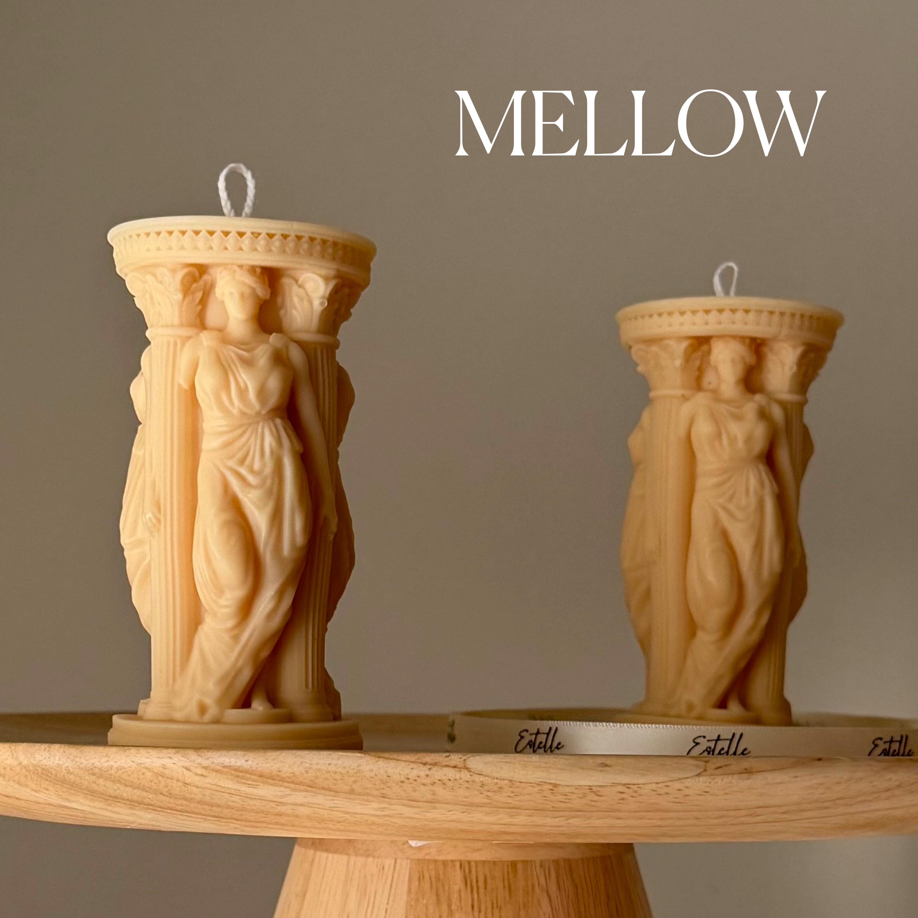 Caryatid Greek Column Soy Candle — Bougie de Soja Colonne Cariatide Grecque