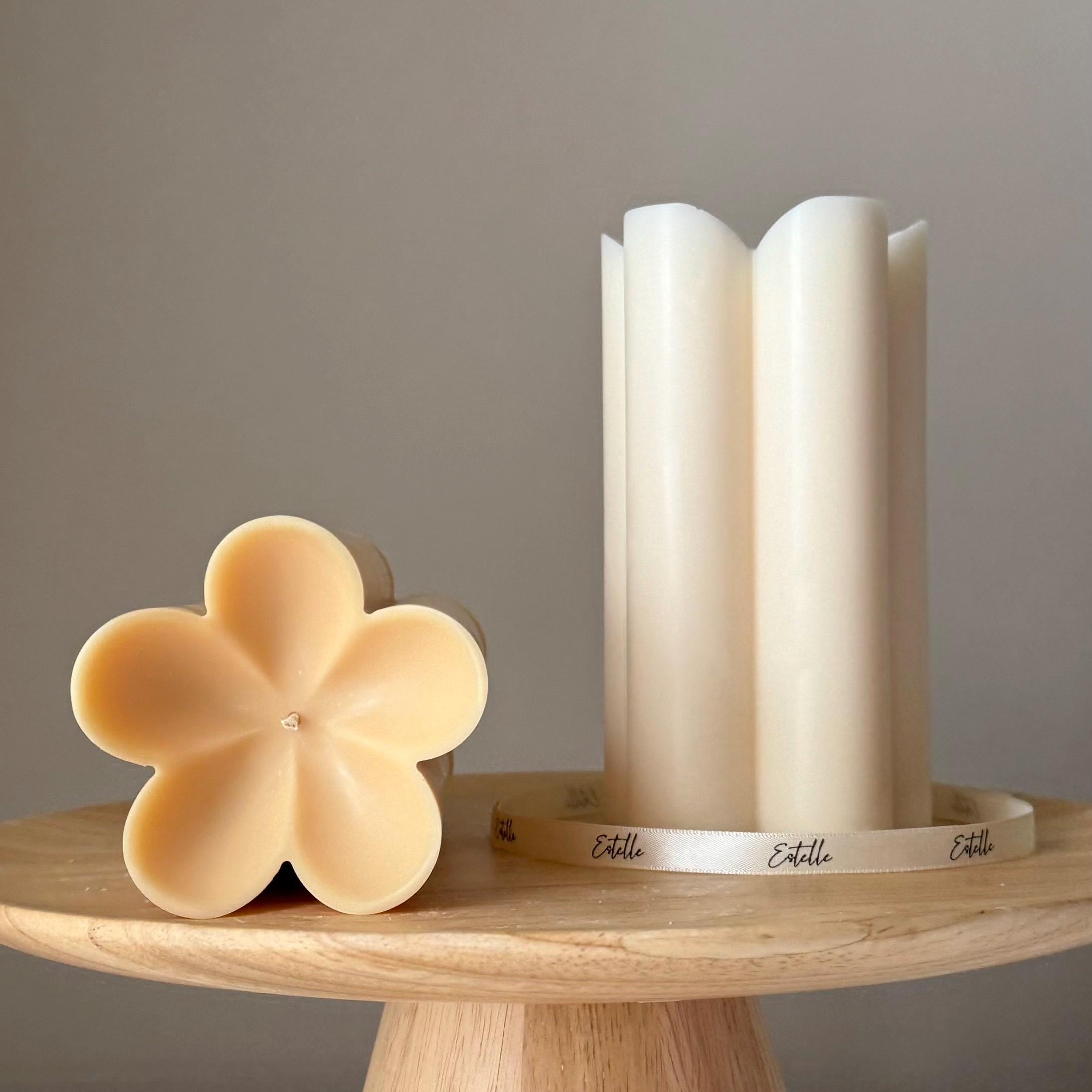 Flower Pillar Soy Candle — Bougie Pilier de Soja Fleur