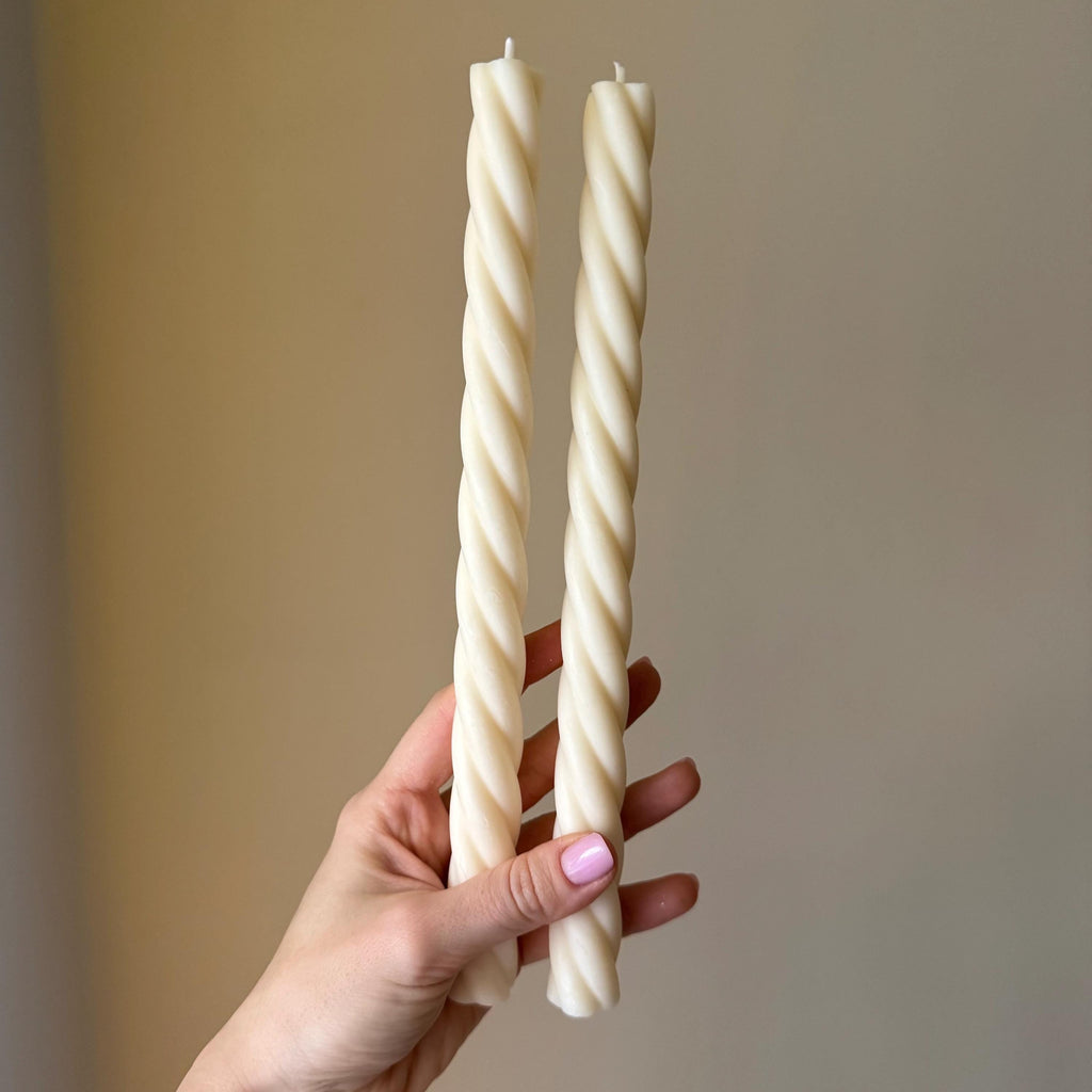 Twisted Spiral Taper Candle — Bougie Conique Torsadée Spirale