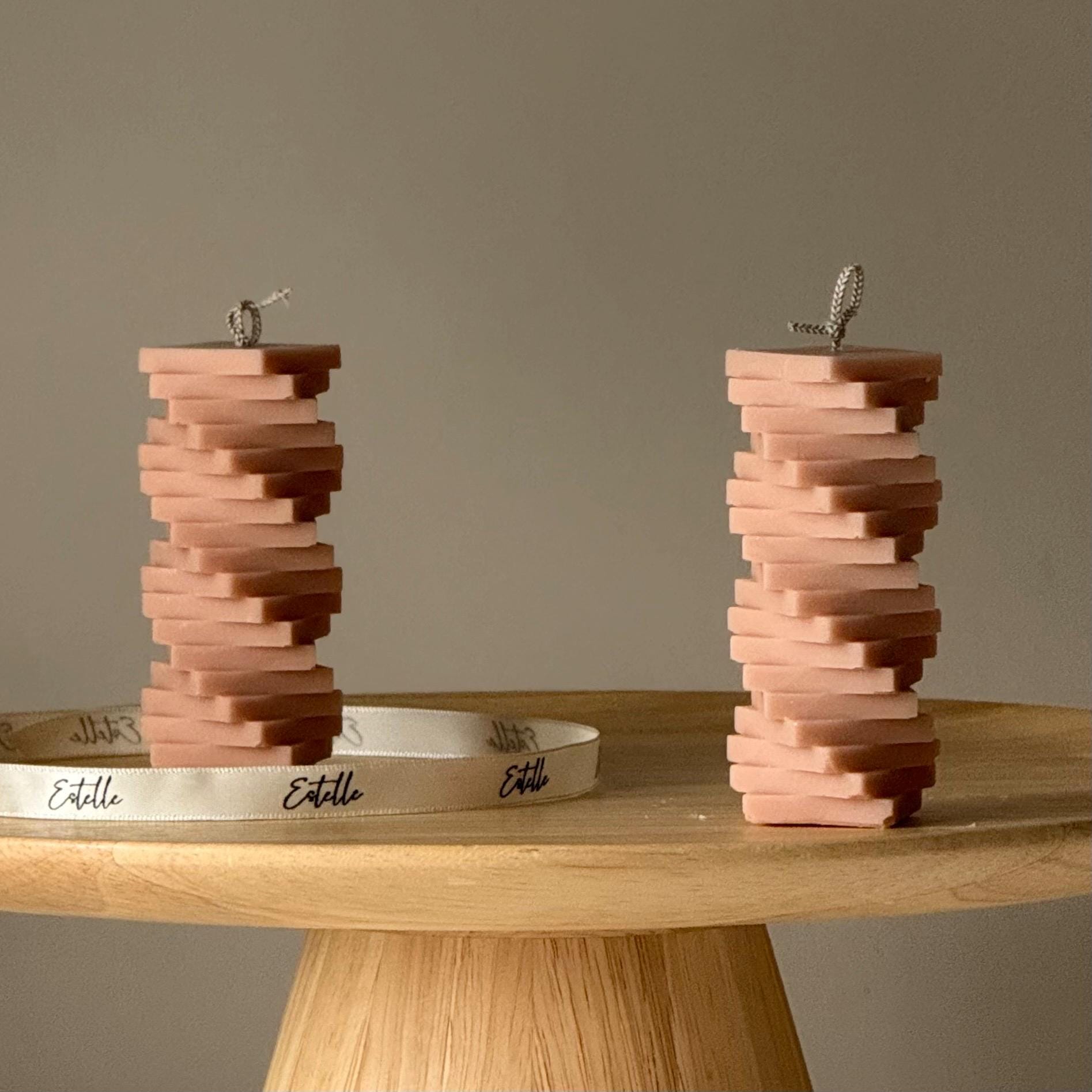 Twist Column Soy Pillar Candle — Bougie Pilier en Soja Torsadée