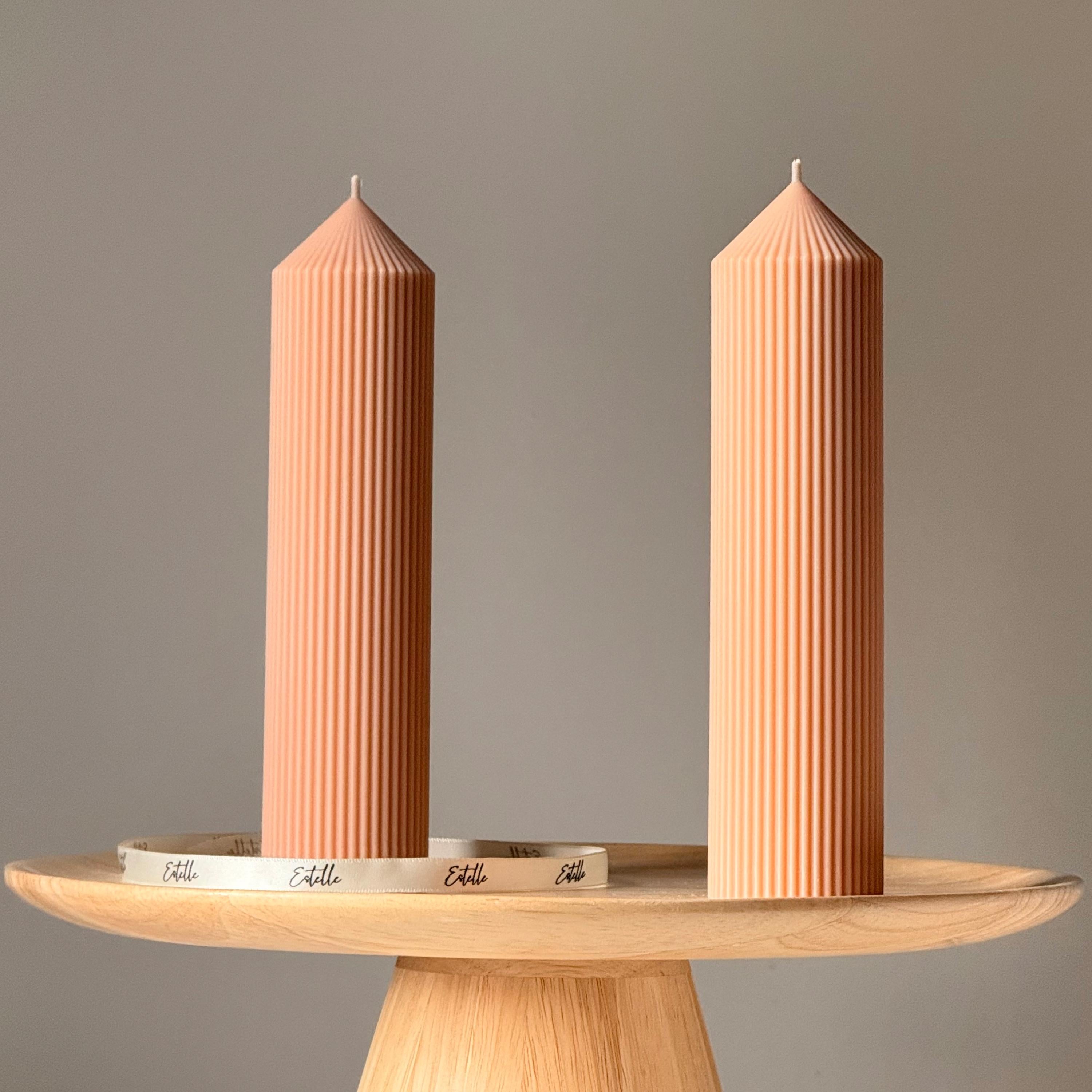 Greko Ribbed Peak Soy Wax Candle — Bougie de Soja Pic Grec Côtelée