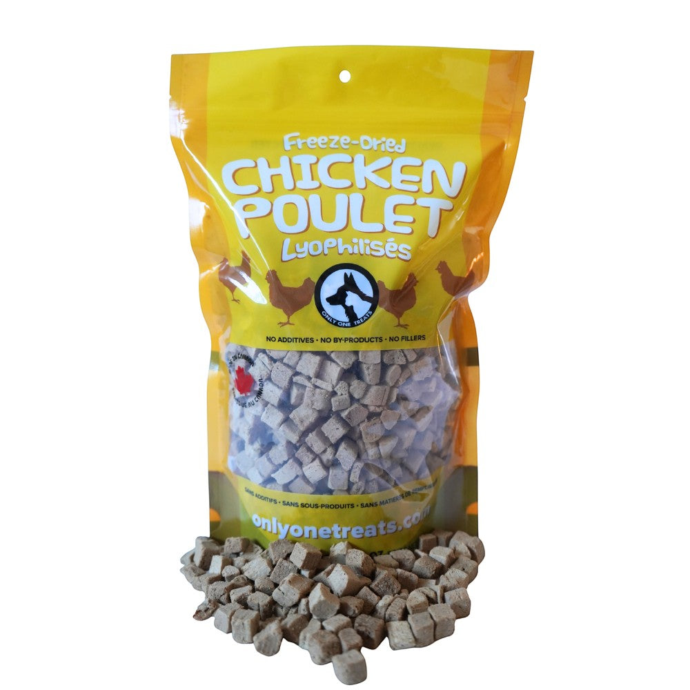 Oh Canada Gifts freeze-dried chicken pet treat bulk bag with small cubed pieces for dogs and cats