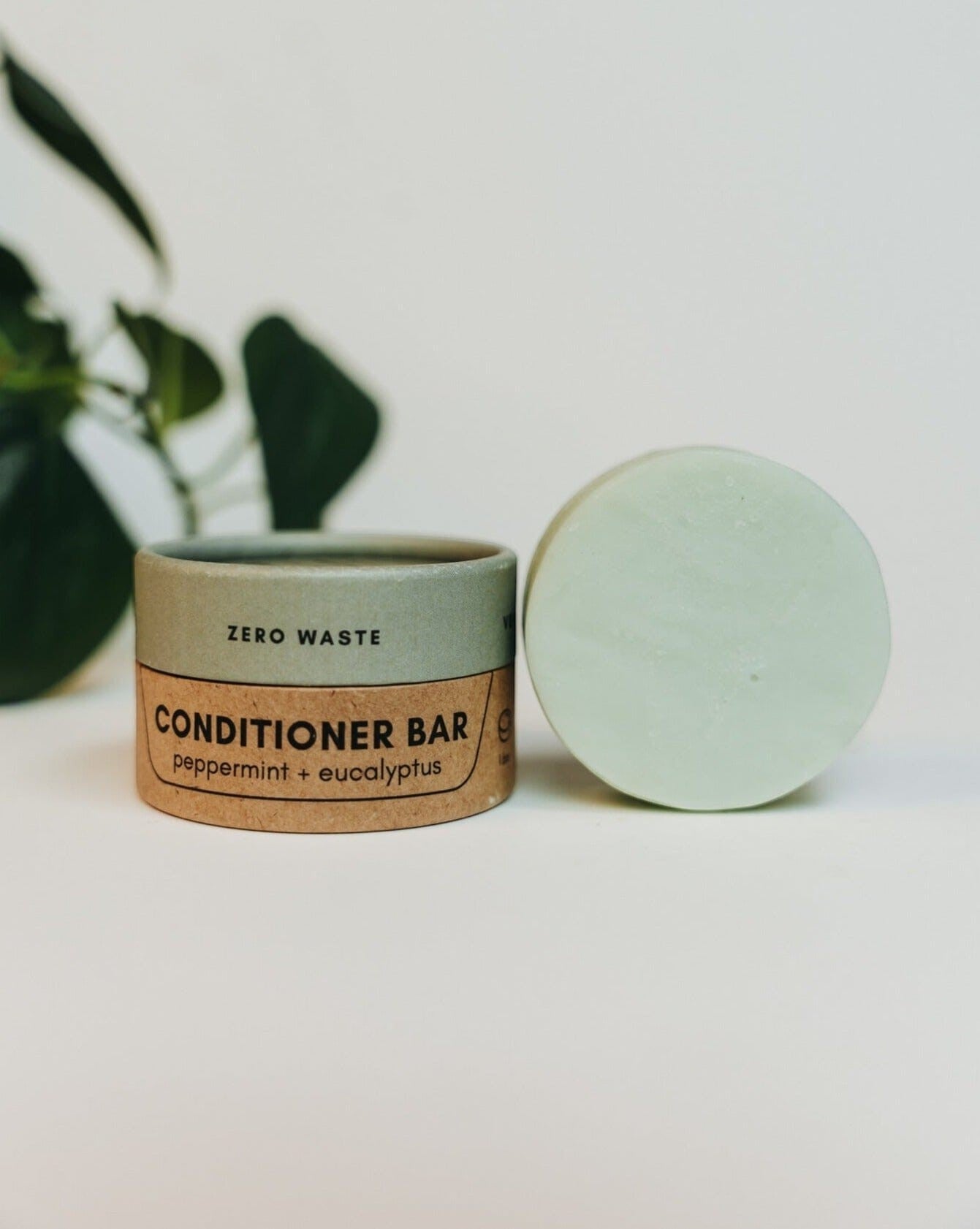 Oh Canada Gifts peppermint and eucalyptus solid conditioner bar in sustainable cardboard packaging